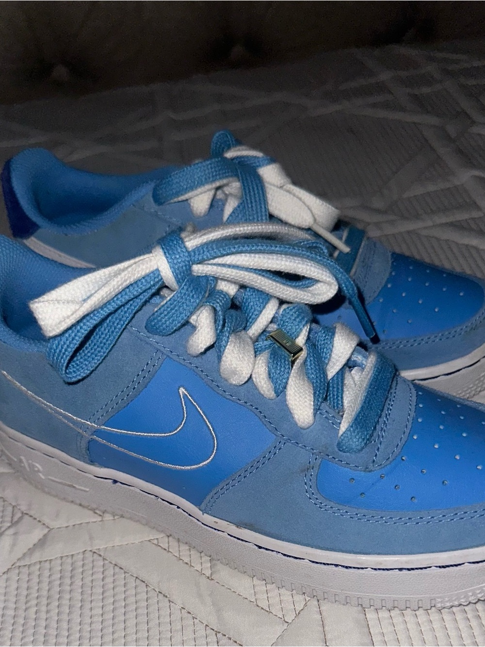 Nike Air Force One Low-Top Sneakers - Sky Blue & White - Picture 9 of 9